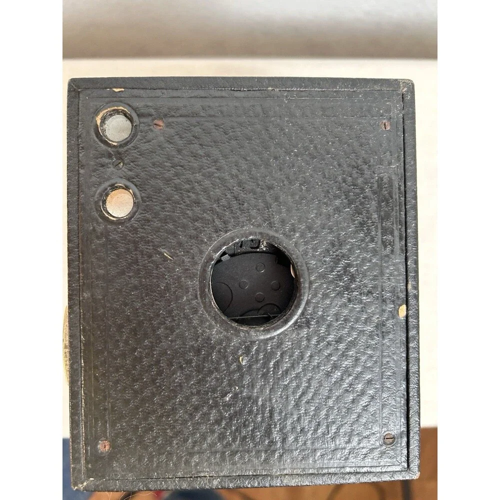 Vintage KODAK BROWNIE No. 3 Box Camera (not tested but shutter moves)